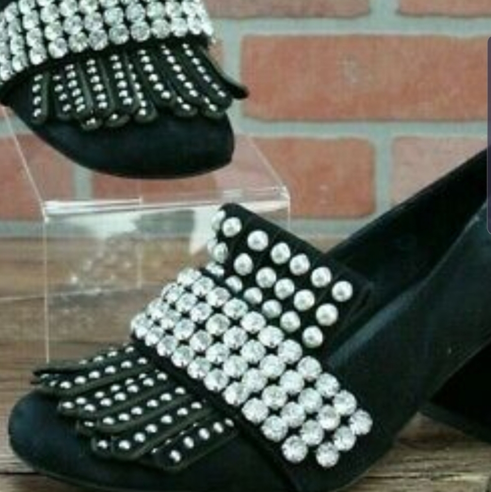 Looking for these shoes